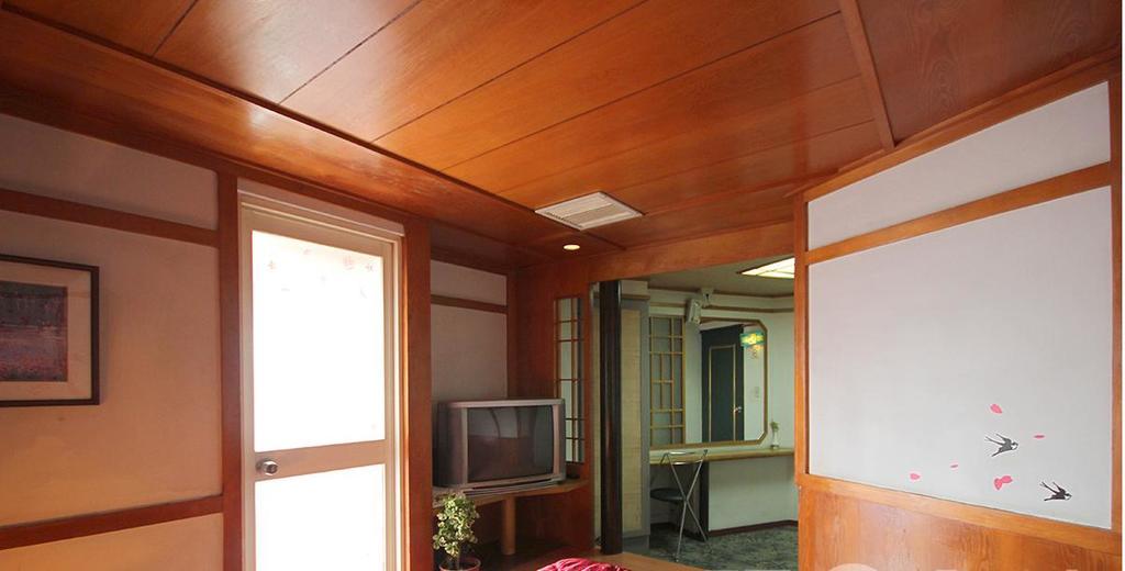 Broadway Hotel Taichung Exterior photo