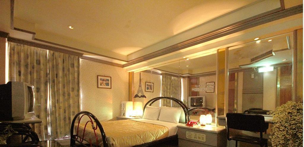 Broadway Hotel Taichung Exterior photo