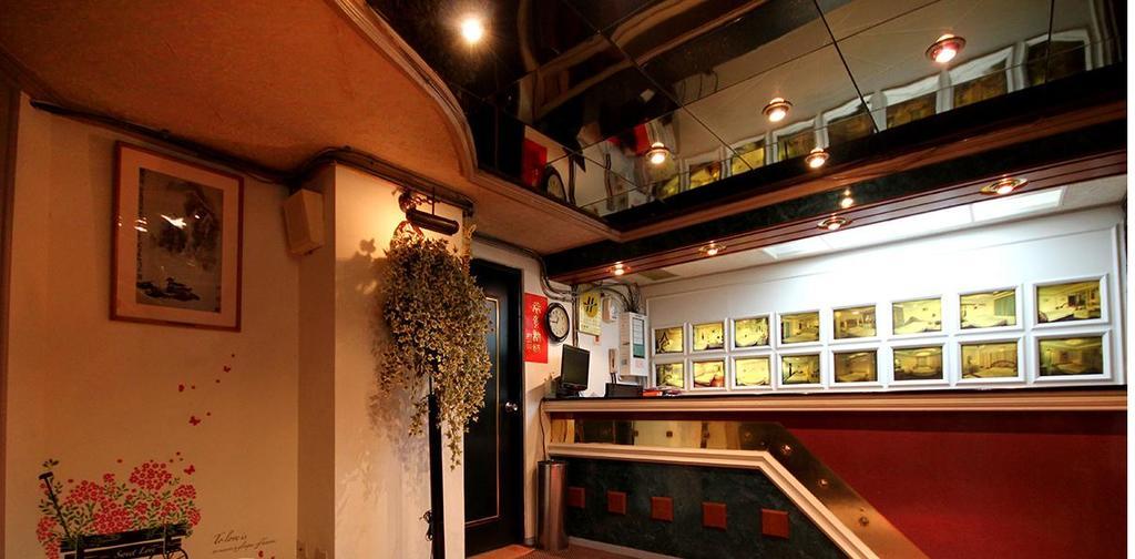 Broadway Hotel Taichung Exterior photo