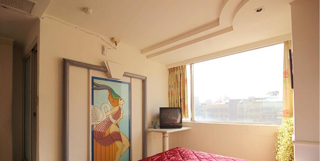 Broadway Hotel Taichung Exterior photo