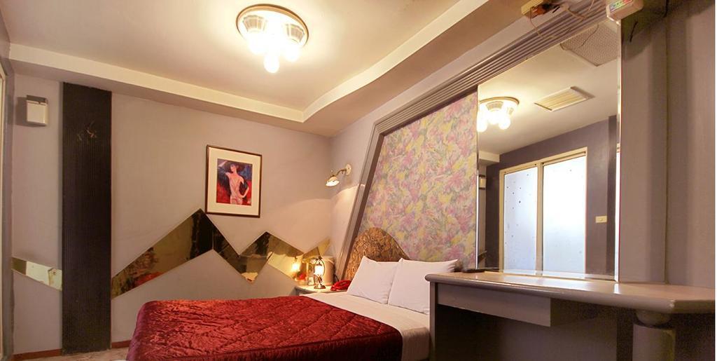 Broadway Hotel Taichung Exterior photo
