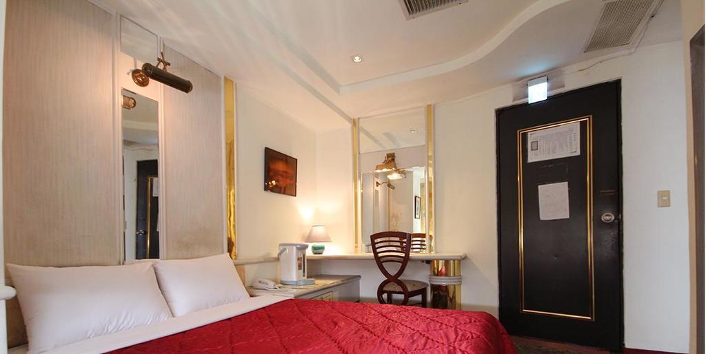 Broadway Hotel Taichung Exterior photo